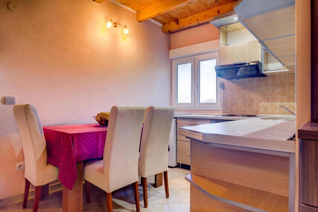 Apartments Vesna Tivat Exterior photo
