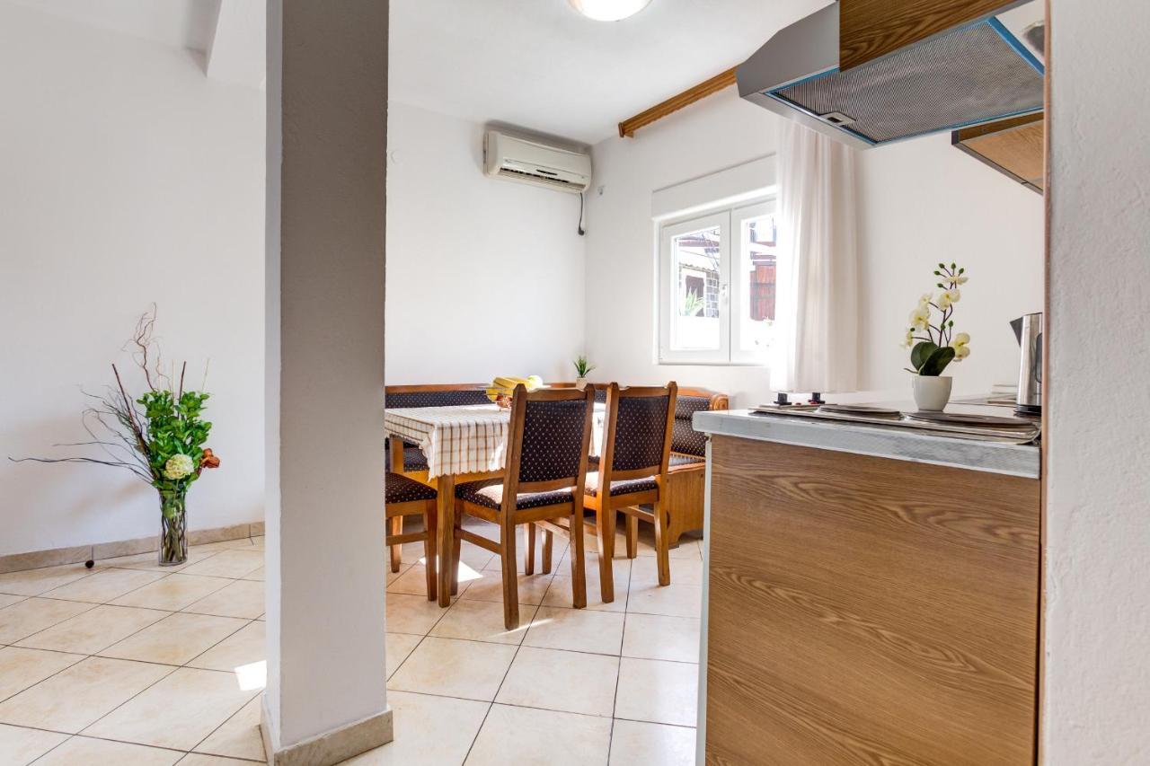 Apartments Vesna Tivat Exterior photo